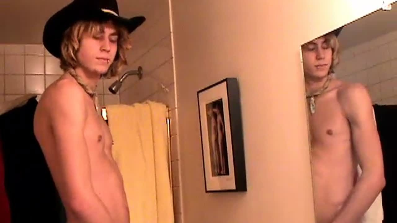Thumbnail for Boys-Pissing-carl 20080215150507